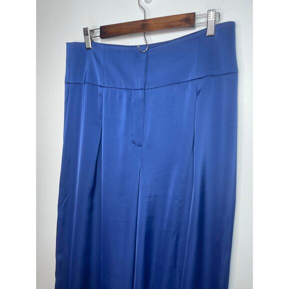 Gianni Bini women's 10 soft pants dressy wide legged and waist almost satin look - Picture 2 of 16